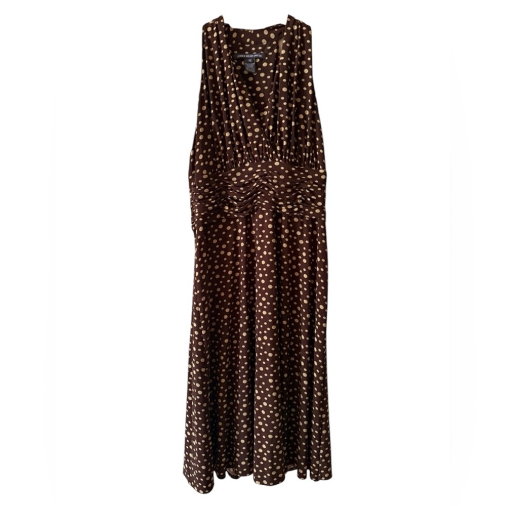 Jones Wear brown with tan polka dot sleeveless dress